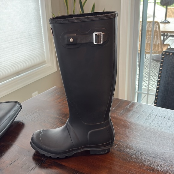 Matte Black Hunter Boots - Size 7 - Picture 5 of 12